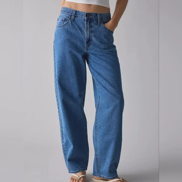 Levi's Women 20W M "Baggy Dad" Jeans NWT Medium Wash - Picture 2 of 3